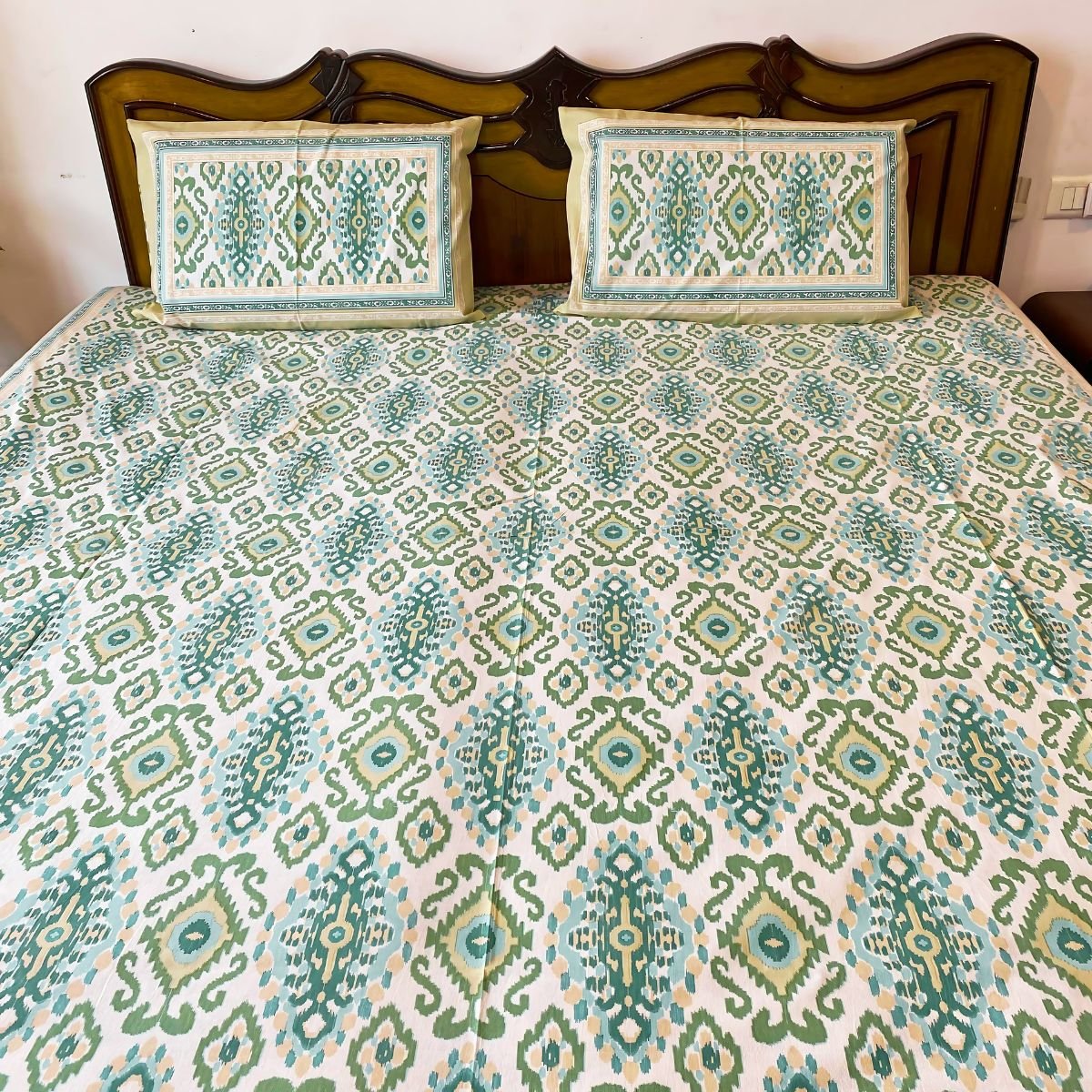 Harita Ikat Print Bedsheet Set, King Size, 100" x 108" - Coral Slub -